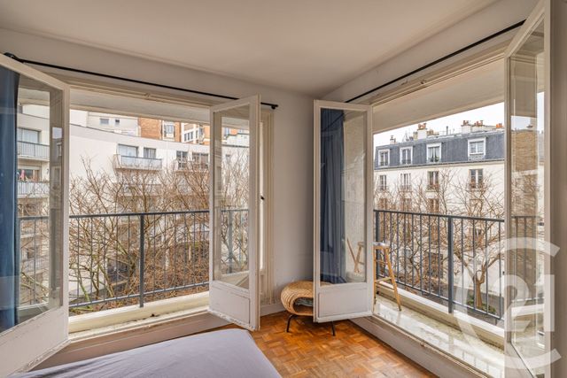  - PARIS - 
