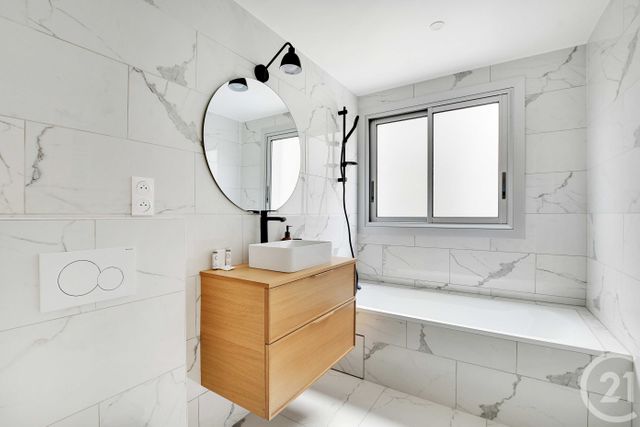 Afficher la photo en grand Appartement F4 à vendre - 4 pièces - 84.0 m2 - PARIS - 75014 - ILE-DE-FRANCE - Century 21 Alésia